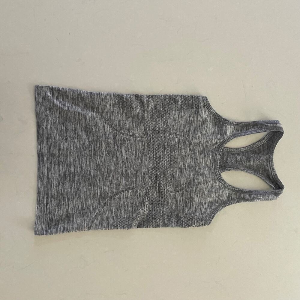 Lululemon Swiftly Tech Women 4 Gray Racerback Tank Top Knit Vented Yoga Dance - Picture 3 of 5